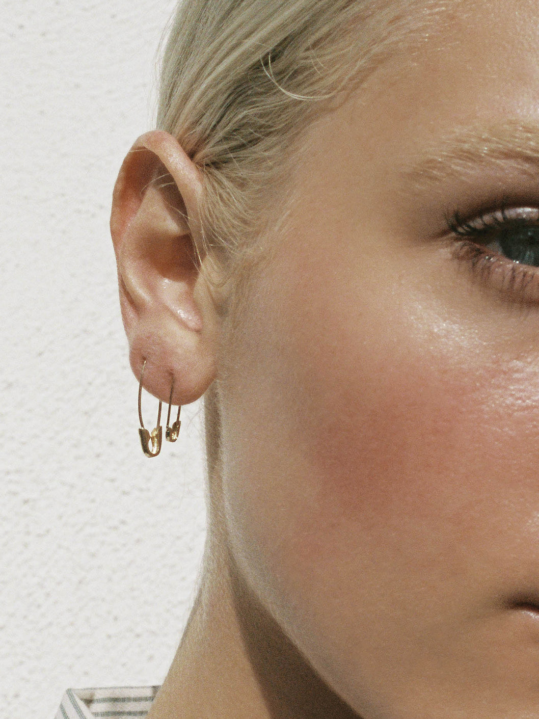Kelsey' Safety Pin Earrings – Deux Reines